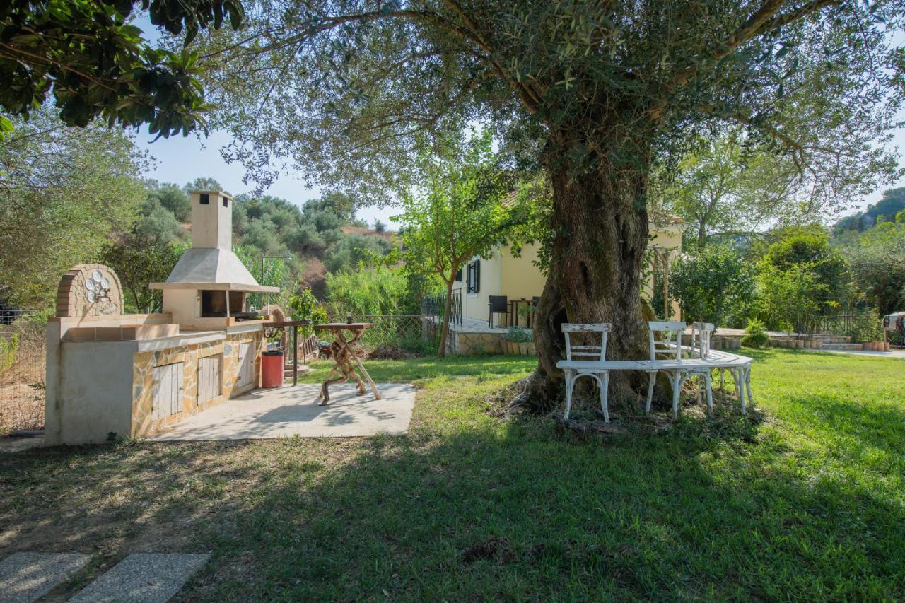 Villa Varka Vitalades Luaran gambar