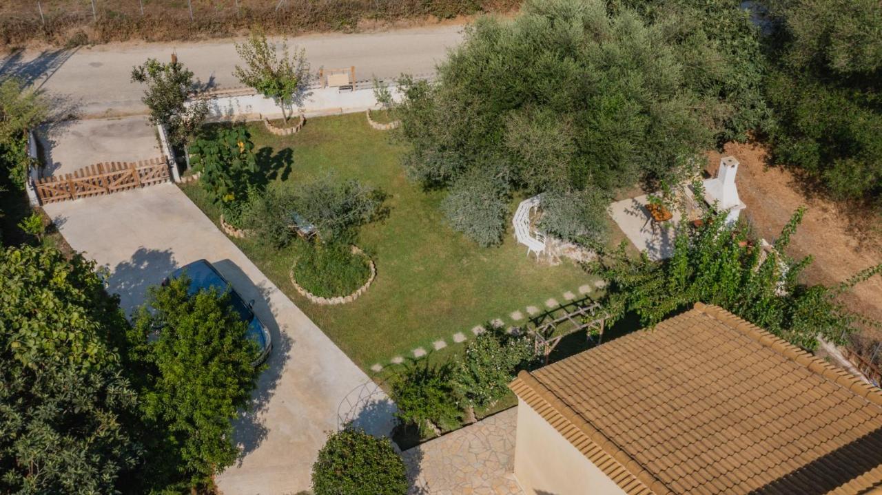 Villa Varka Vitalades Luaran gambar