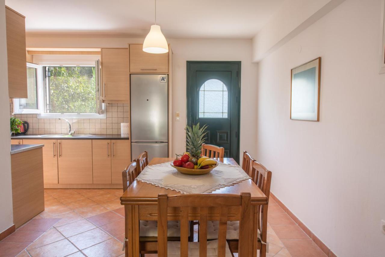 Villa Varka Vitalades Luaran gambar