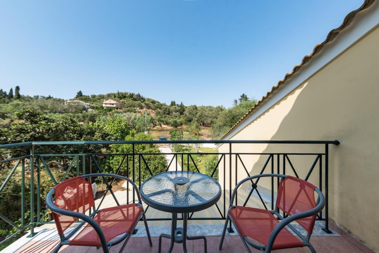 Villa Varka Vitalades Luaran gambar